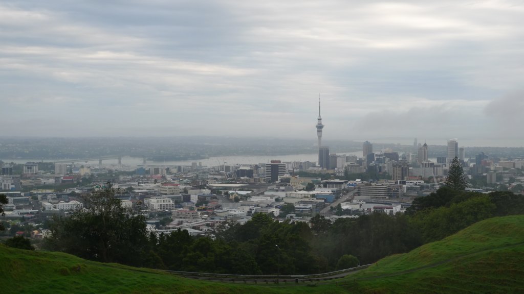 aucklandbusinessdistrictfrommteden.jpg