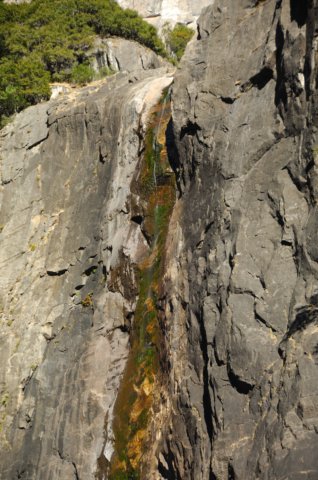 yosemitefallsreducedtoatrickle.jpg