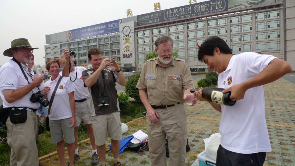 morechampagne.jpg