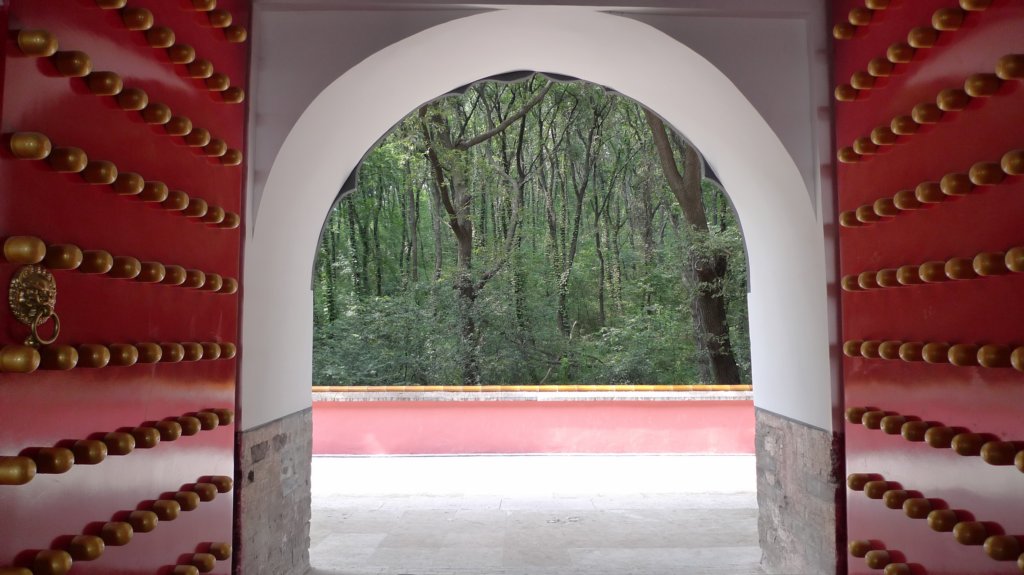 nanjingmingtomb2.jpg