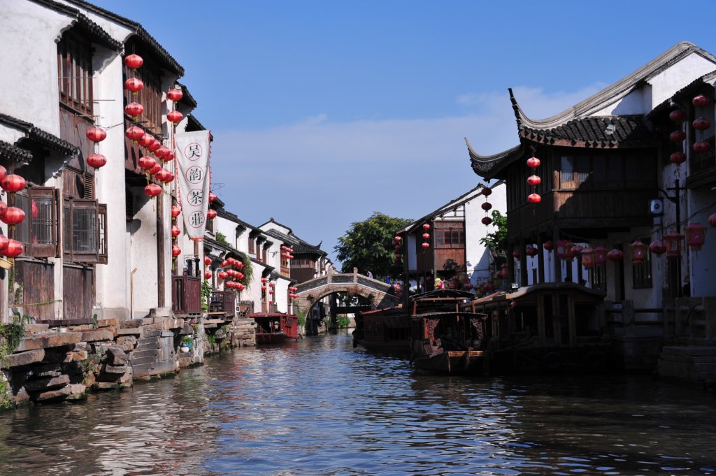 suzhouwatercanalbyday.jpg